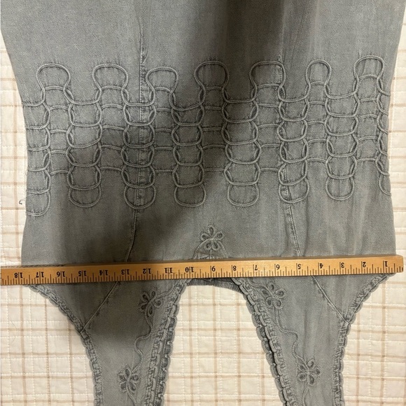 Embroidered Sleeveless Dress - Picture 10 of 12